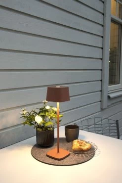 KONSTSMIDE Capri LED USB Akku Tischleuchte Terrakotta Dimmbar 2700/3000K -Beleuchtung Rabatte 7814 960.s.1.0
