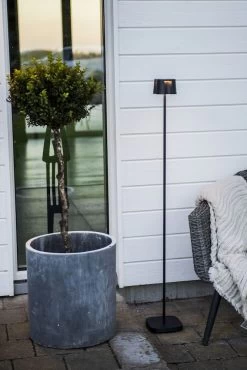 KONSTSMIDE Nice Akku Stehleuchte IP54 Schwarz Dimmbar 2700/3000K -Beleuchtung Rabatte 7831 750.s.1.0